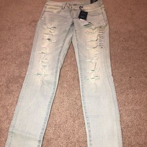 NWT American Eagle Light Wash Ripped Jeans